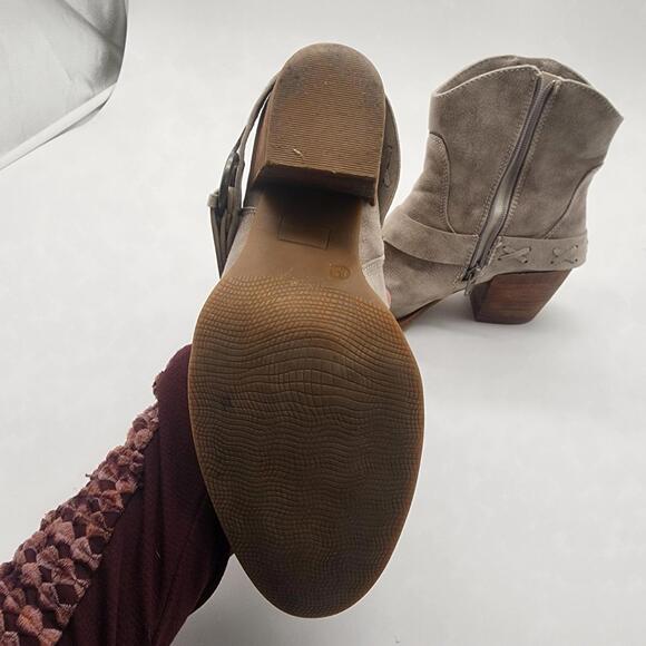 LKNW Very G Merlot Low western style bootie cream tan boots 8.5 - Picture 6 of 8